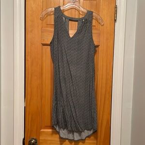 Sleeveless Black and White Patterned Dress